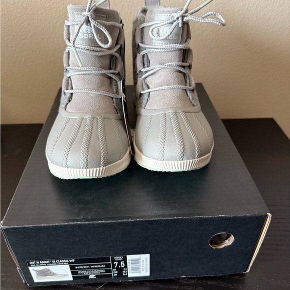 Sorel Women's OUT N ABOUT™ Classic Women's Boots - Size 7.5 - Picture 3 of 6